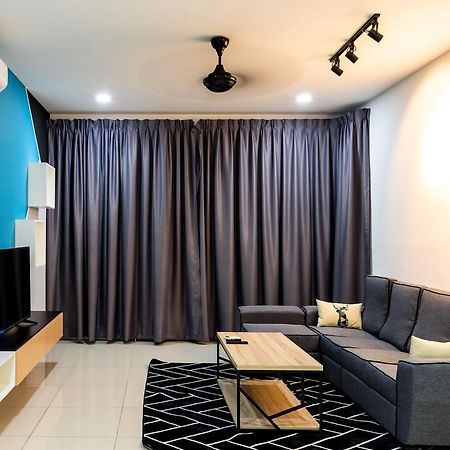 Southwest Designer Suite By D Imperio Homestay Penang Баян Лепас Екстериор снимка