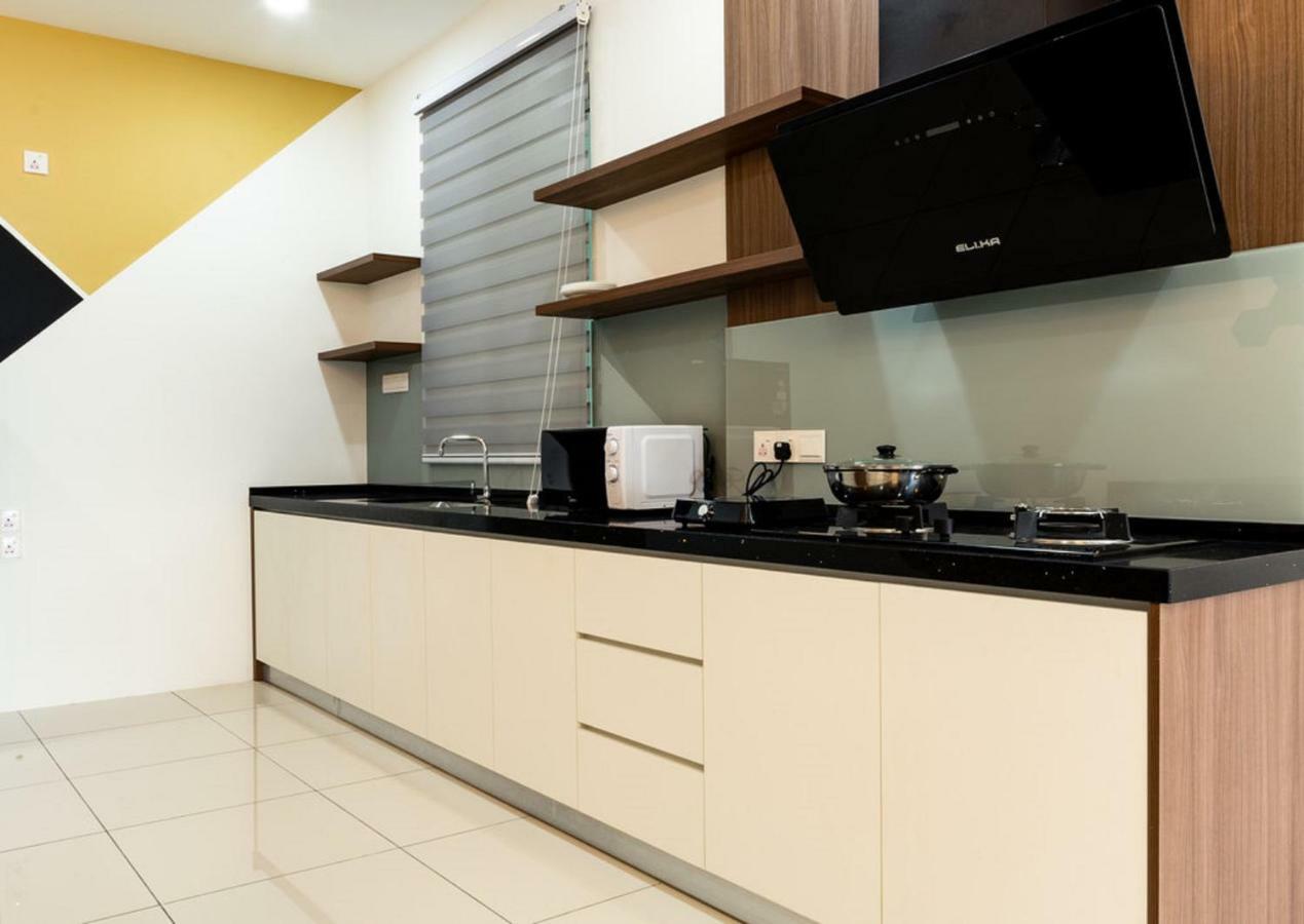 Southwest Designer Suite By D Imperio Homestay Penang Баян Лепас Екстериор снимка